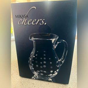 Mikasa Cheers Round Pitcher